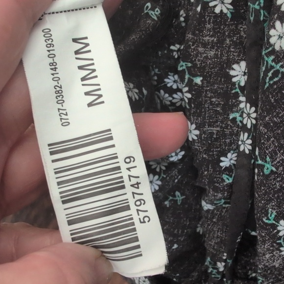 Floral Wide Leg Cropped Jumpsuit Medium Black Faux Wrap Culotte Rayon - Picture 10 of 17